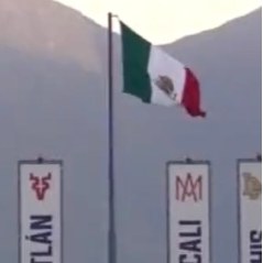 banderas publicitarias para autos
